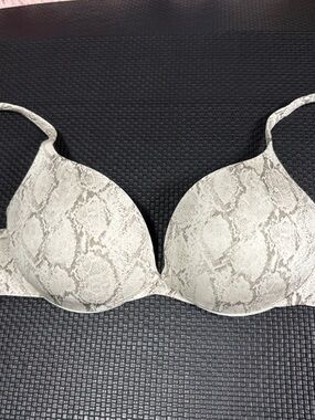 SKIMS ultimate push up Snake Print Light Gray Bra nwt